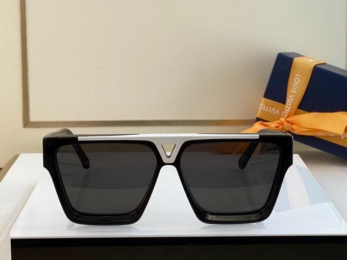 Louis Vuitton Sunglasses ID:20230516-90